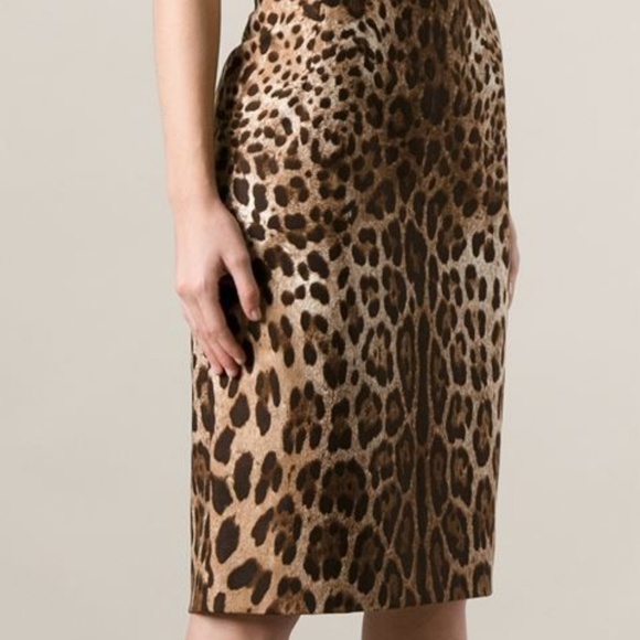 Dolce Gabbana Silk Leopard Pencil Skirt 